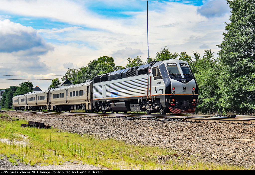 NJT 4009 on train 58